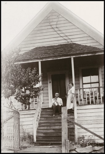 Giovanni and Julia 1920s